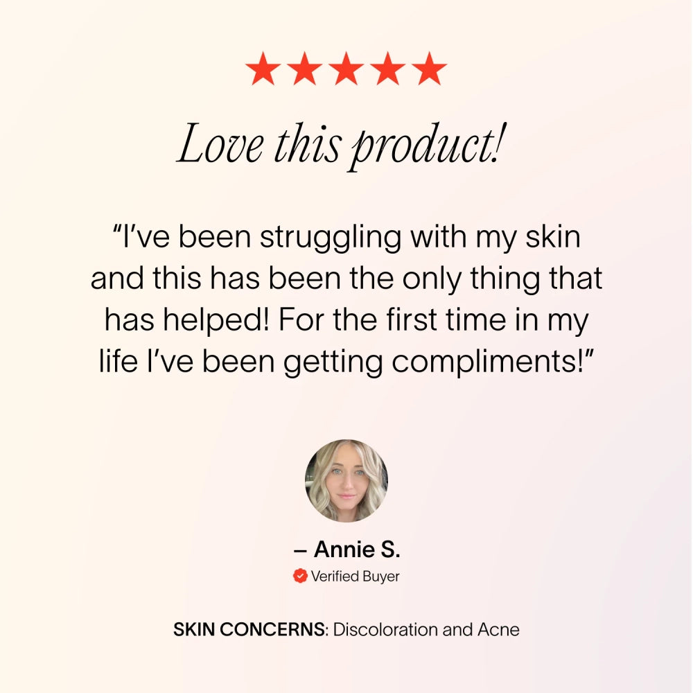 An image of a positive review on the Solawave red light therapy wand || Rose Gold